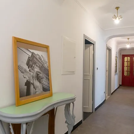Piazza Delle Oche Apartment *